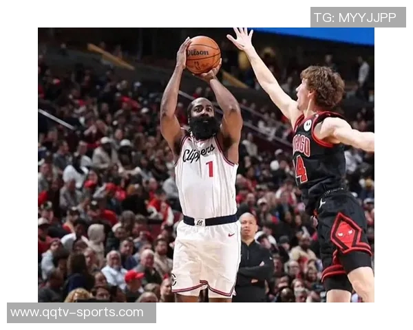 小卡复出状态良好13投6中贡献20分3篮板3抢断三分球表现出色