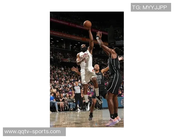 哈登训练时穿上ASU太阳魔队专属HardenVol10PE展现满满情怀